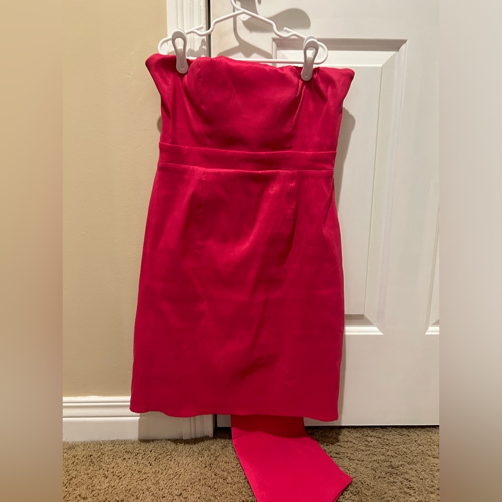 -No shoulder pink dress